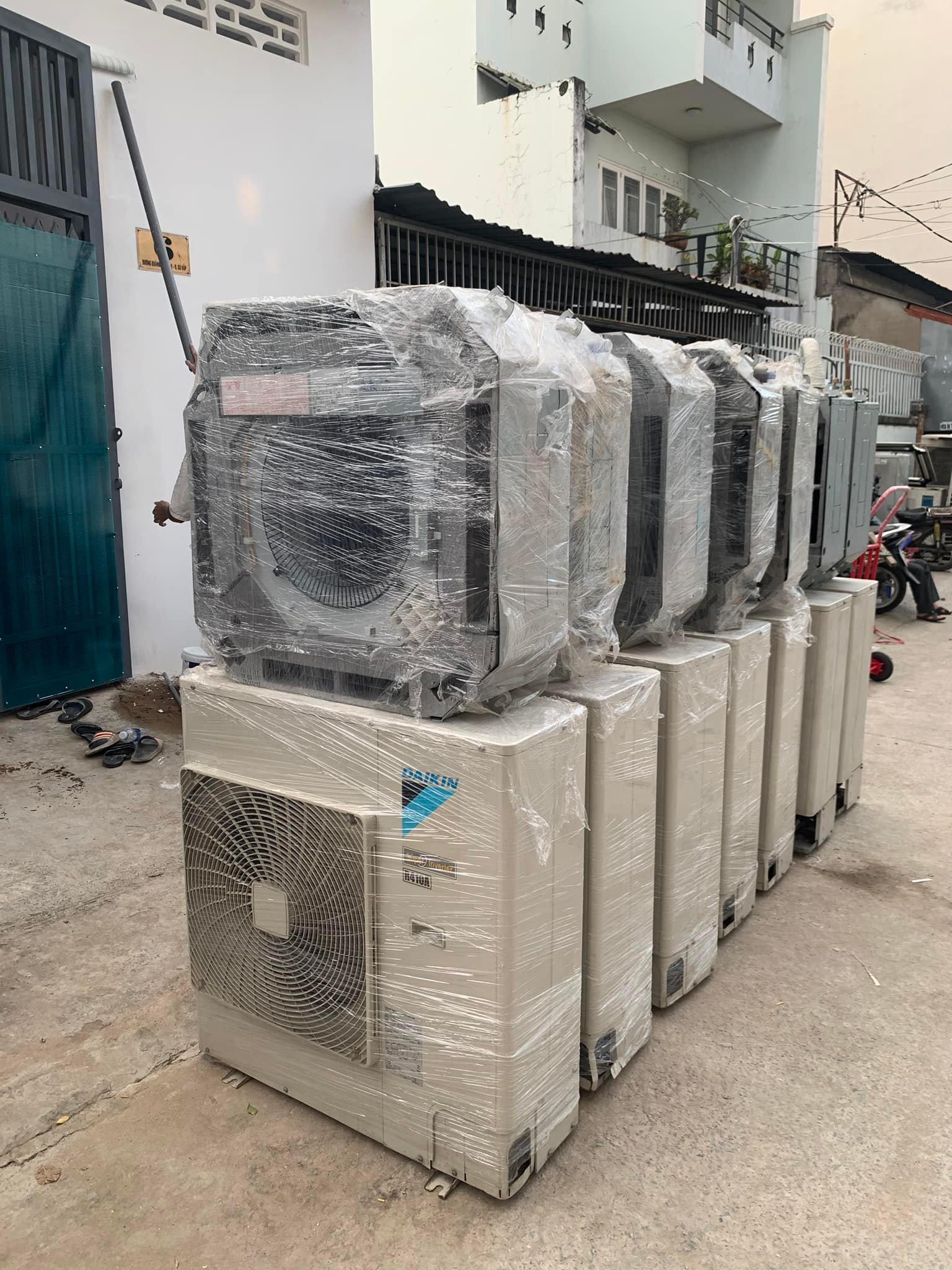 Bảng Giá Máy Lạnh Daikin Cũ và Những Điều Cần Biết