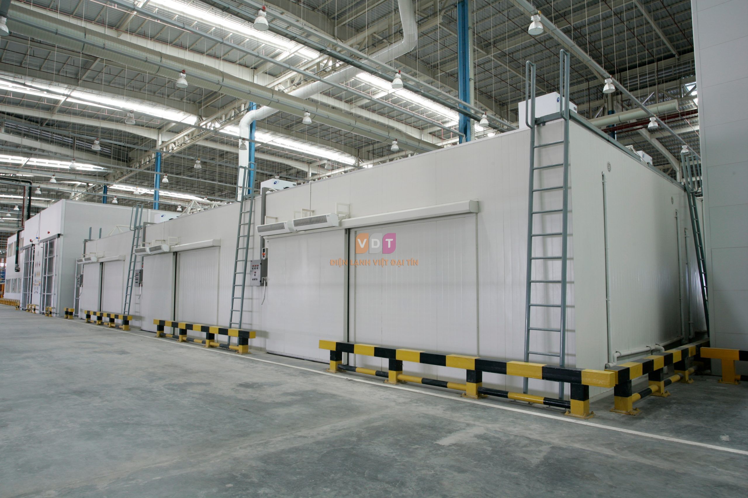 Có Nên Mua Kho Lạnh Thanh Lý Không? Lợi Ích Và Rủi Ro