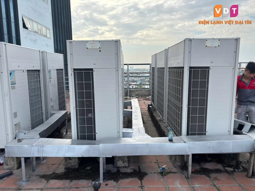 Việt Đại Tín thu mua máy lạnh tủ đứng 3HP–20HP - Cũ nát cũng mua