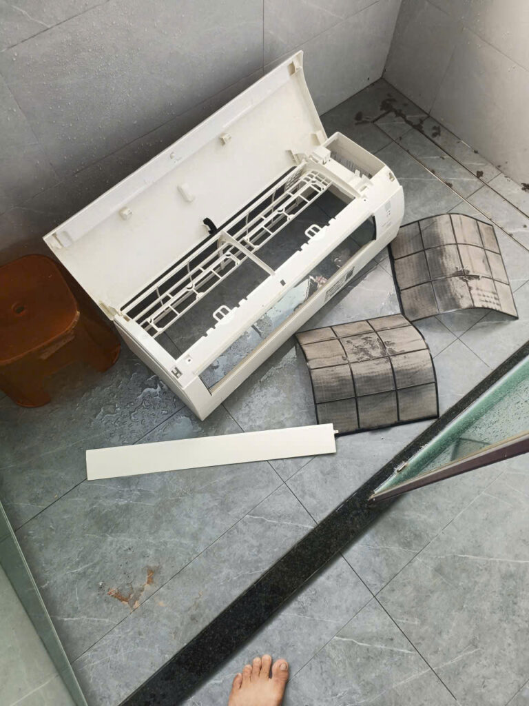 Quy trình vệ sinh máy lạnh treo tường chuẩn kỹ thuật (12 bước) Quy trình vệ sinh máy lạnh treo tường chuẩn kỹ thuật (12 bước)